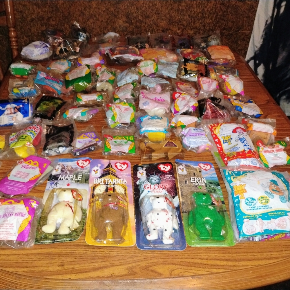 Over 50 Rare & Vintage McDonald's and other restaurant meal deal toys